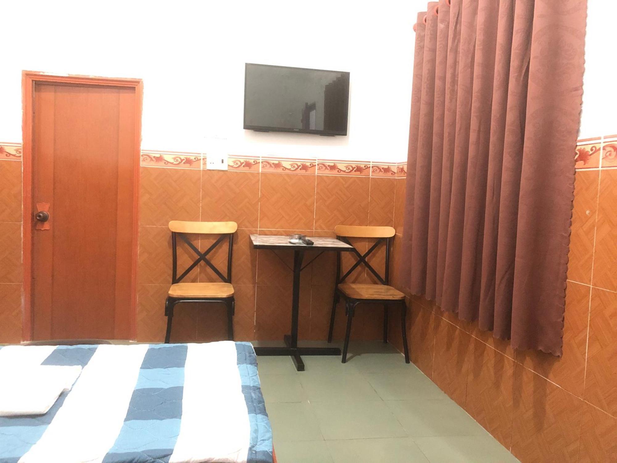 Lucky Hotel *